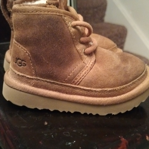 Toddler Boy's boots size 7 Timberland, UGGS, Dr. Martens sz 6 - Picture 5 of 10